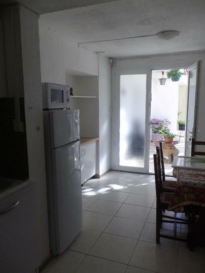 Auberge Des Garrigues Nimes Exterior foto